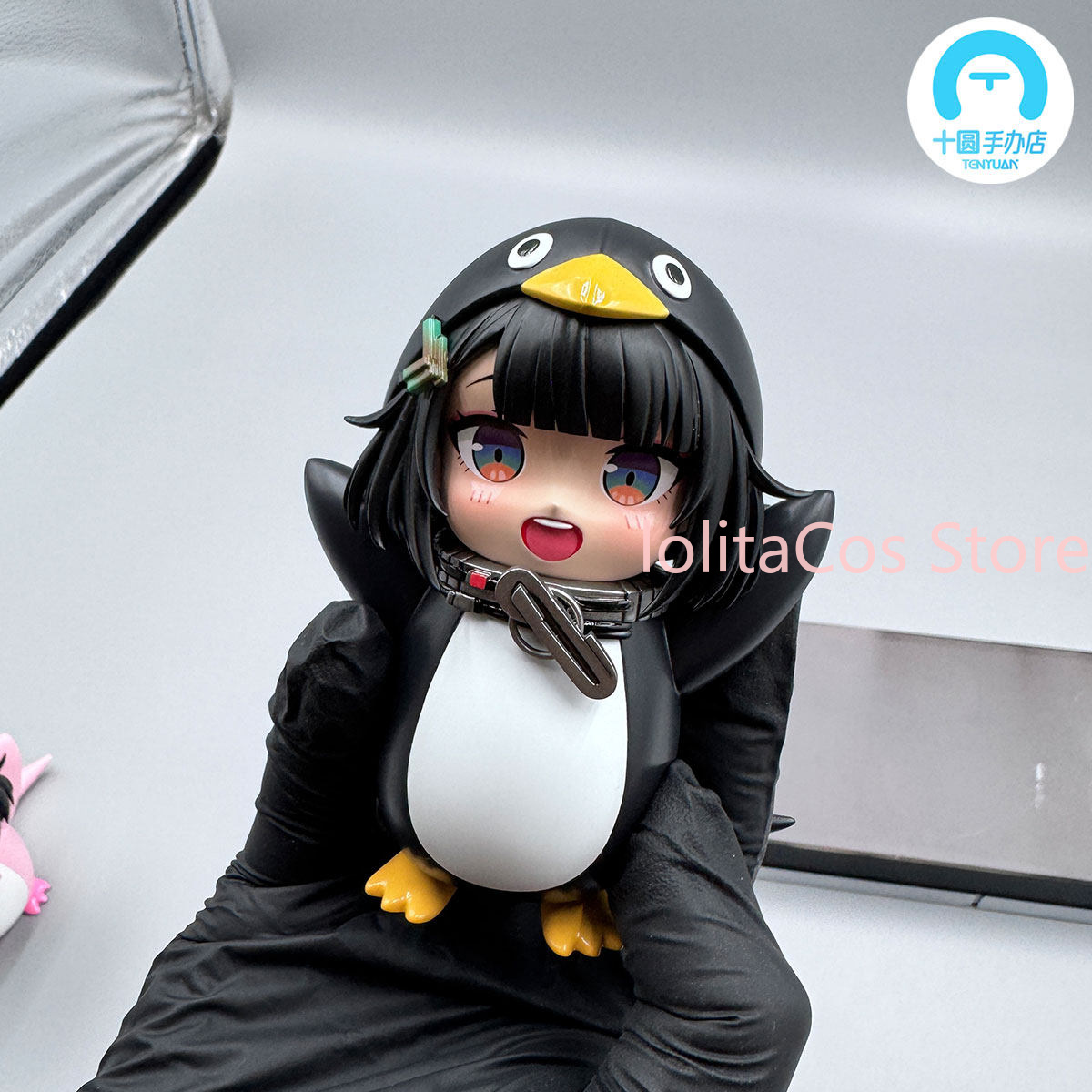 مجسم أنمي يدوي الصنع من أركناي - مراجعة Anime Cosplay Sus وسعره